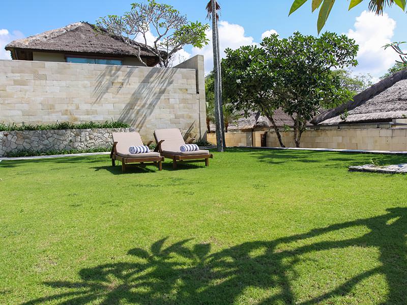 Two sun loungers on the meadow in the Balé resort, in Nusa Dua, in Bali, Indonesia, photo by Ivan Kralj