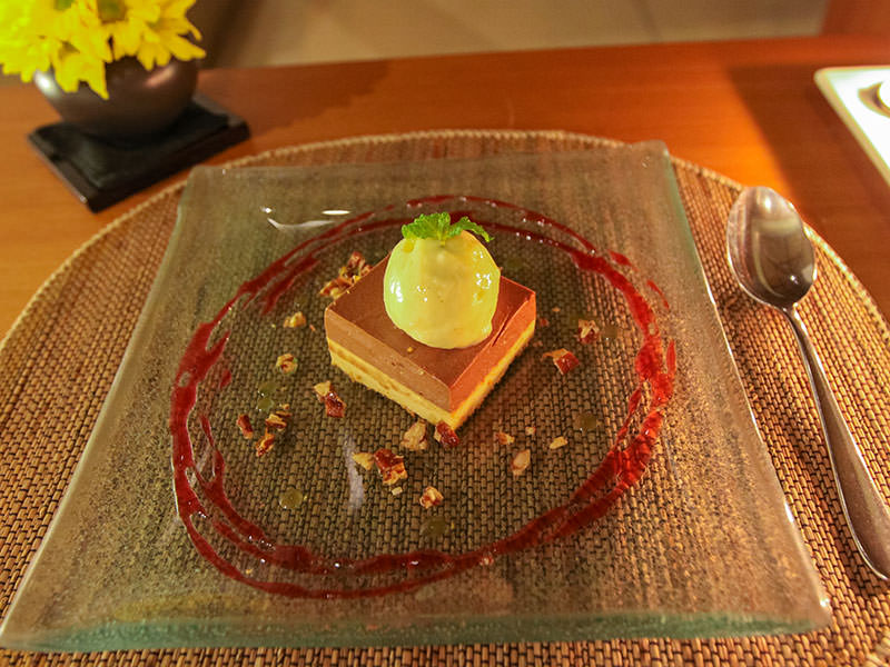 Double mousse at the Balé resort in Nusa Dua, Bali, Indonesia, photo by Ivan Kralj