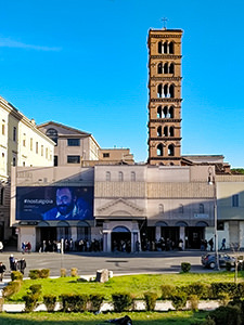 People queuing in front of the Basilica of Santa Maria in Cosmedin, to take a photo with Bocca della Verita, Mout of Truth, Rome, Italy, photo by Ivan Kralj