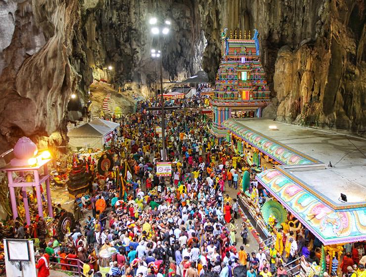 Crowds gathering at Hinduistic temples in Batu Caves, Malaysia, during the Thaipusam Festival 2019, photo by Ivan Kralj
