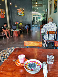 Dragonfruit Smoothie Bowl and Pink Hipster Latter, as served in the Little Red Fox Espresso, in Siem Reap, Cambodia, photo by Ivan Kralj.