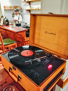 Gramophone playing vintage songs in the bar of the Barn1920s Hostel, one of the best places for backpackers in Vientiane, Laos, photo by Ivan Kralj