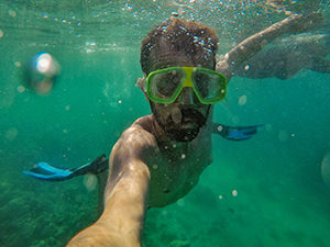 Pipeaway blogger Ivan Kralj diving with a mask and fins in the waters of Coron Island, Philippines, photo by Ivan Kralj