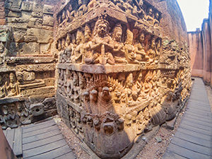 Hidden reliefs of deities in Leper King Terrace trench, photo by Ivan Kralj