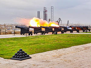 Saluting Battery at the Upper Barrakka Gardens fires a cannon, photo by Ivan Kralj