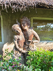 A sculpture of lovers at Hotel Tugu Lombok, Indonesia, photo by Ivan Kralj