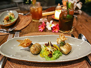 Fried Nonyah Popiah dumplings stuffed with bamboo shoots, chicken and ginger-plum sauce, served at Kokok Pletok restaurant in Hotel Tugu Lombok, Indonesia, photo by Ivan Kralj