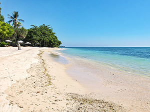 White sands of Sire Beach on the Indonesian island of Lombok, photo by Ivan Kralj