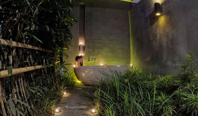 Travel blogger Ivan Kralj in a bathtub in one of Aria Villas in Ubud, Bali, Indonesia - is luxury lifestyle just travel bloggers' illusion?
