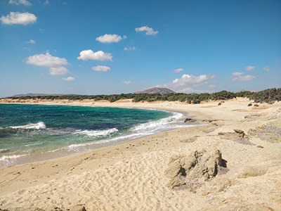 The sandy cove of Kedros Beach in Alyko, Naxos, one of the best beaches in Cyclades Islands, Greece, photo by Ivan Kralj