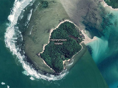 Satellite view of the Honeymoon Island in the Philippines, clearly showing that it doesn't have a heart shape, as promoted by some Filipinos, source: Google Earth