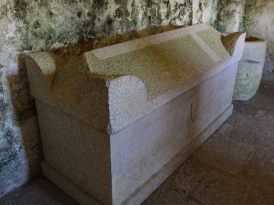 Windisch-Grätz sarcophagus in Predjama Castle, Slovenia, photo by Ivan Kralj.