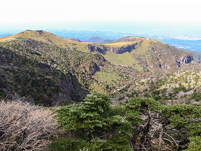 Landscape of Hallasan Mountain on Jeju Island, South Korea, photo by Ivan Kralj.