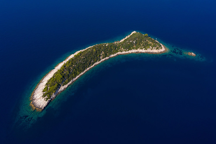 Kosor island in Croatia that looks like a machete; photo by Boris Kačan.