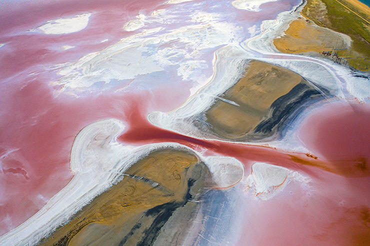 Aerial view of Lake Eyre, the pink lake in Southern Australia; photo by Artem Yellow, Pexels.