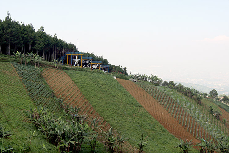 Bukit Moko hill above Bandung, Indonesia, with Puncak Bintang star installation; photo by Ivan Kralj.