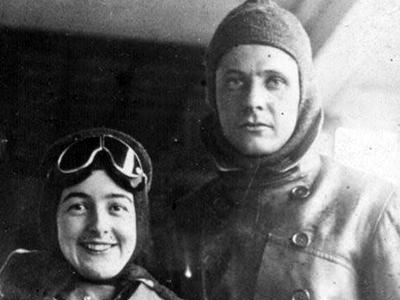 Pilot Lawrence Sperry in the company of a woman, he was the inventor of the autopilot, and some say also mile high club; photo by Lirahs Archive.