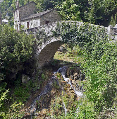 Stone bridge and watermill in Tristeno, one of Zagori villages; photo by Tasos Siam, Instagram.