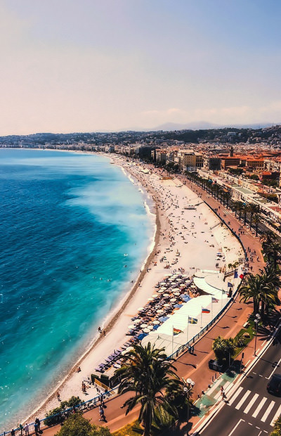 The Promenade des Anglais, a promenade along the Mediterranean coast of Nice in South France; photo by 12019, Pixabay.