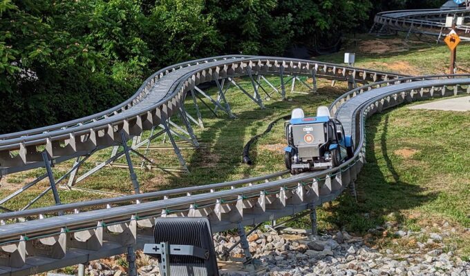 Rowdy Bear's Smoky Mountain Snowpark coaster; photo by Roller Coaster Philosophy.