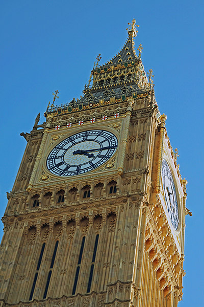 Big Ben clock in London, UK, showing 4:15 pm; photo by Zeynep Sumer / Unsplash.