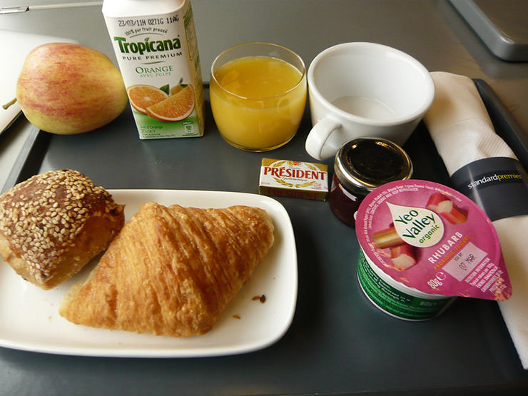 Breakfast in Eurostar train, served in Standard Premier Class; photo by WordRidden.