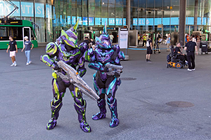 Cosplayers dressed up as Elites warriors from "Halo 3" shooter game at Fantasy Basel, the Swiss Comic Con; photo by Ivan Kralj.