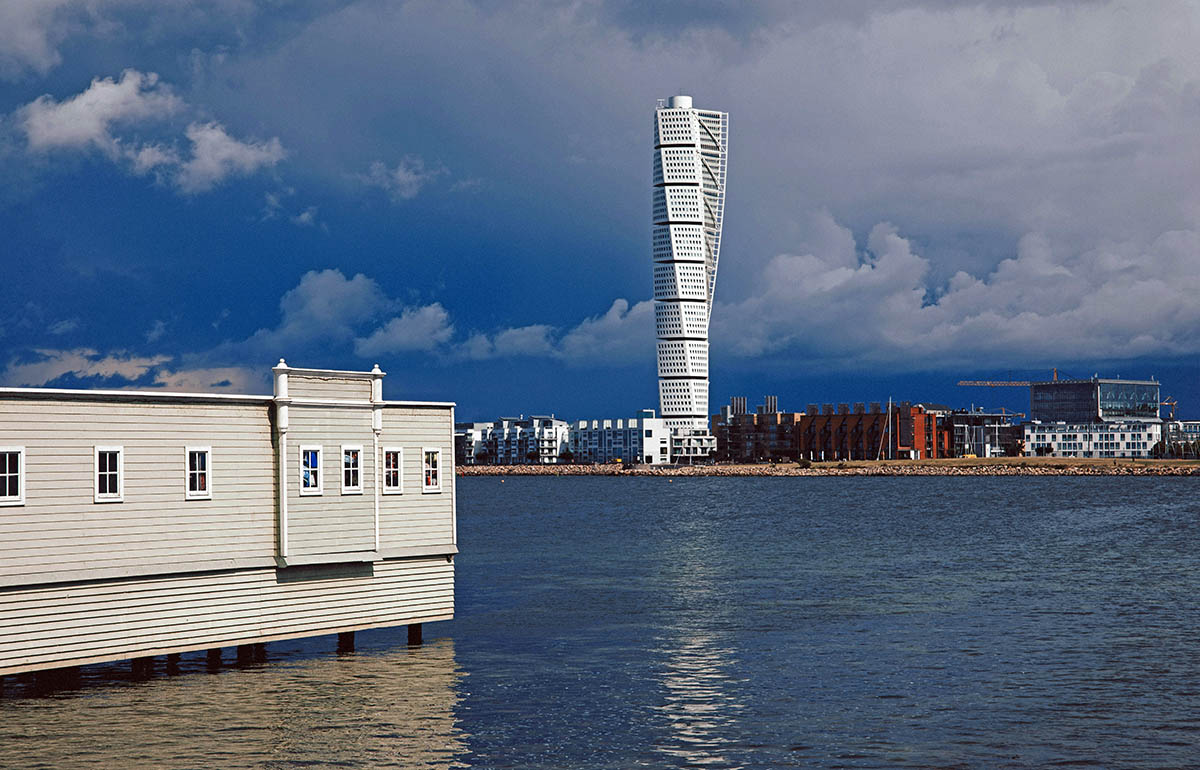Turning Torso skyscraper in Malmö, Sweden; photo by Boris Hadjur / Unsplash.