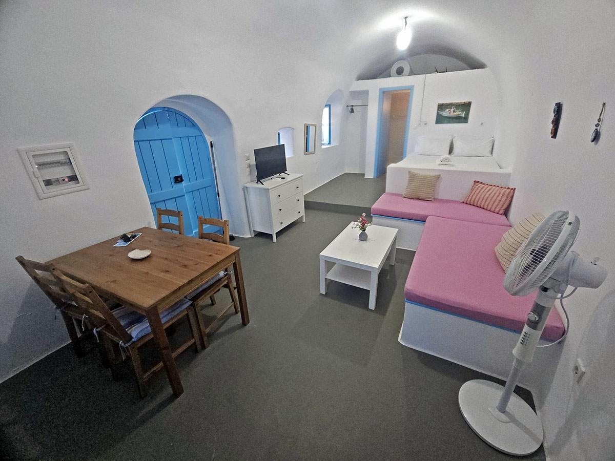 The interior of the Kamaraki Aroniadika accommodation unit rented out on Kythira Island, Greece; photo by Ivan Kralj.