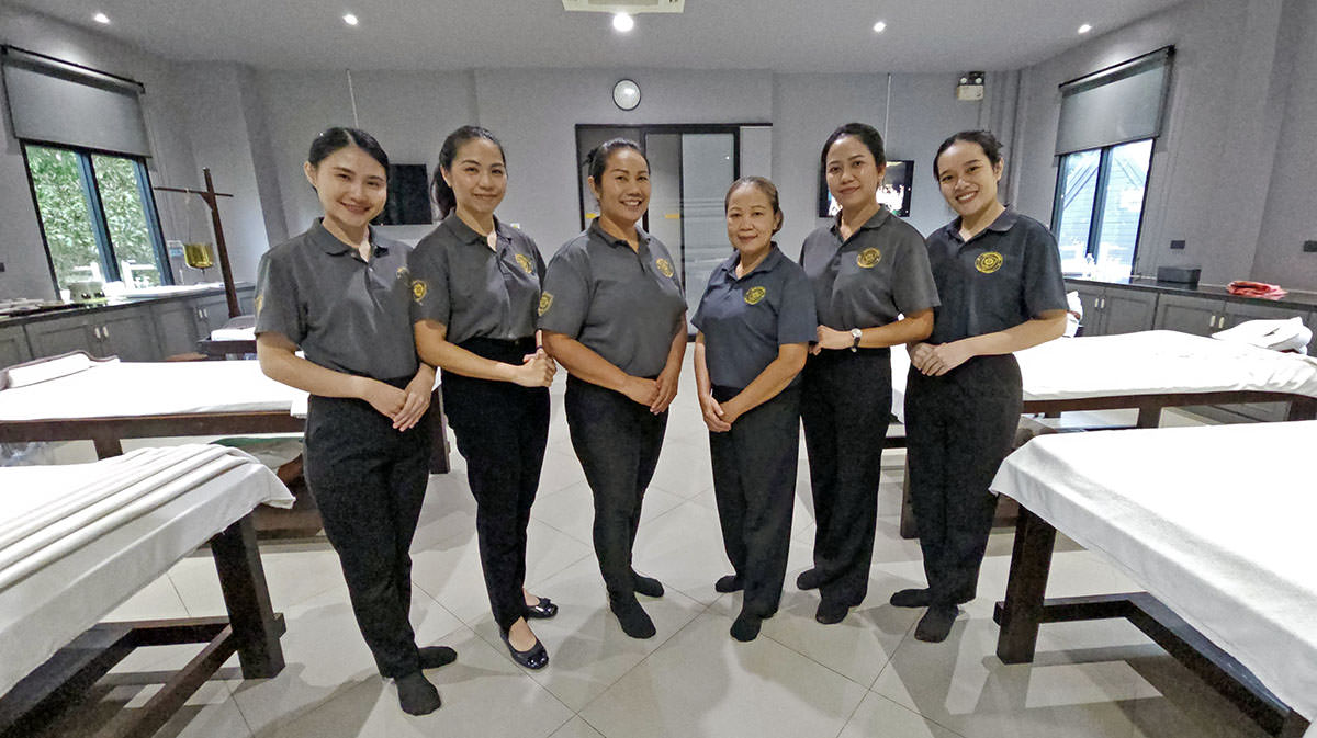 Staff of the Thai Oasis Spa School in Chiang Mai: Amonrat Paojae, Panakaporn Sanjaiban, Phimthitiya Phuditsapprakhon, Onchanok Aimkham. Amonrat Jongrak, and Andaman Wongkajorn; photo by Ivan Kralj.